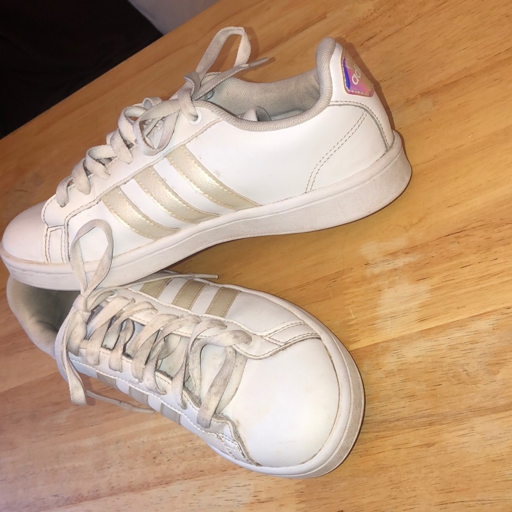 Addidas Sneaker- White and metallic